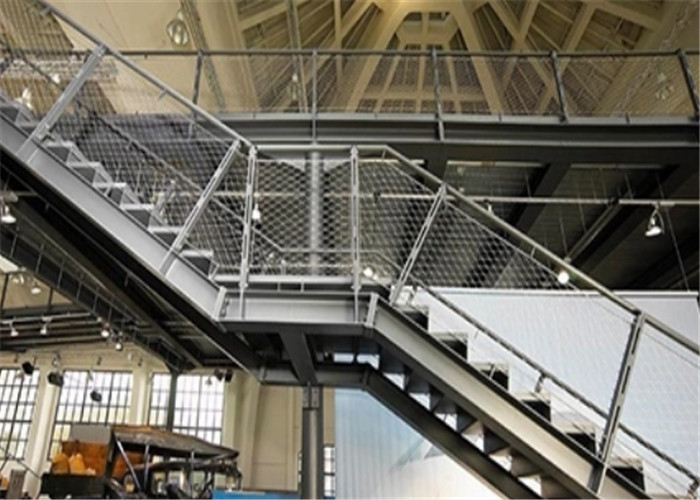 安全SS 304ワイヤー ロープの網階段柵で囲むことのための鋼鉄ケーブルの網は使用を取付けます