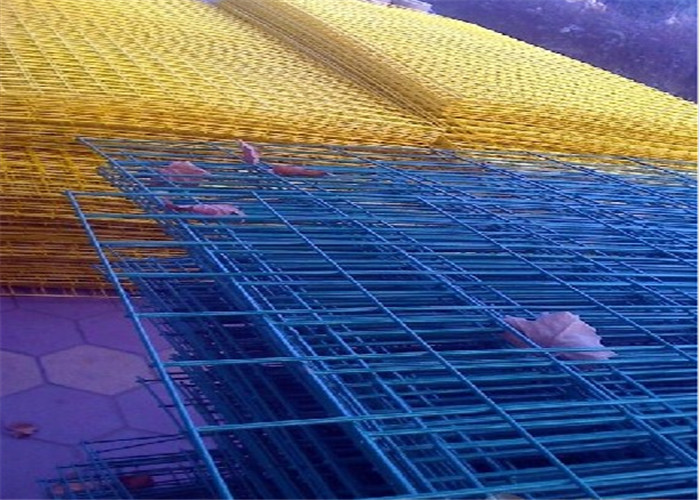 溶接された金網の塀はハイウェーの道のための正方形/長方形の穴にパネルをはめます